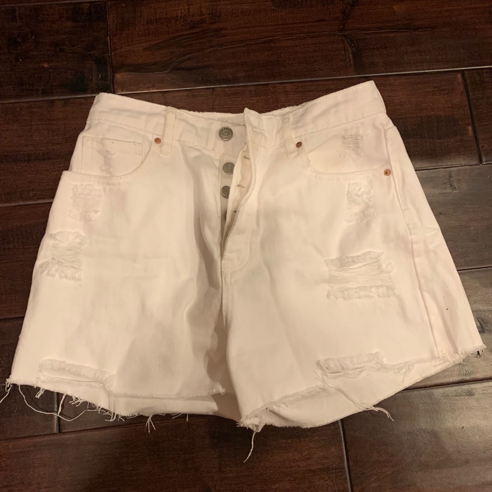 NWOT Size 26 Pacsun white mom shorts!